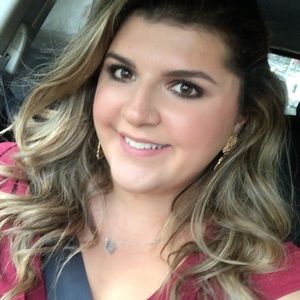 Meet your Posher, Isabela